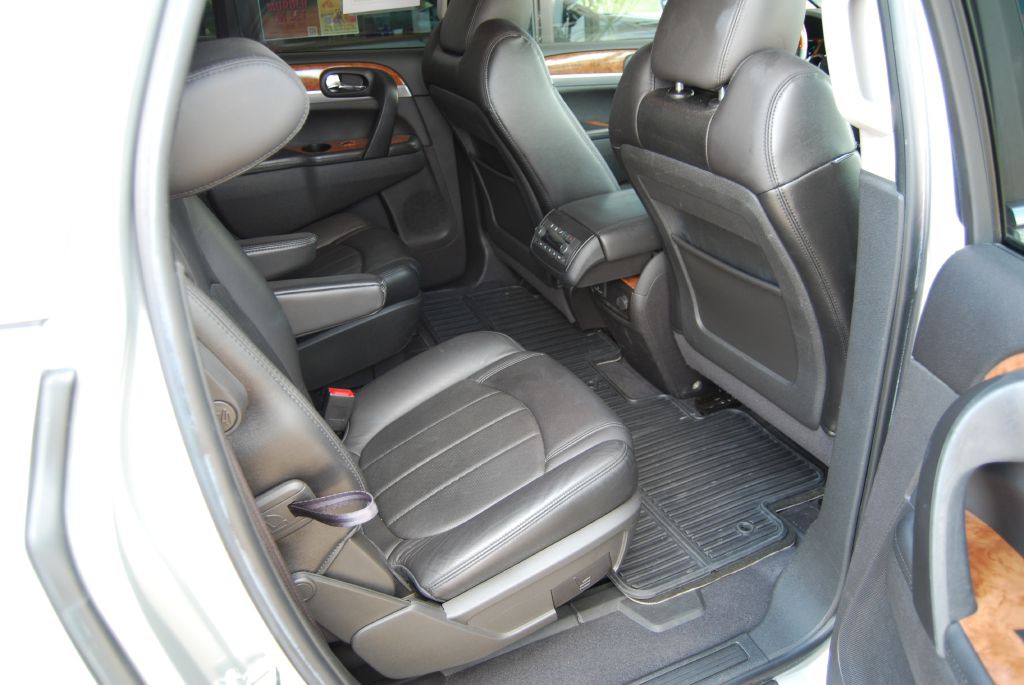 2011 Buick Enclave Image 4