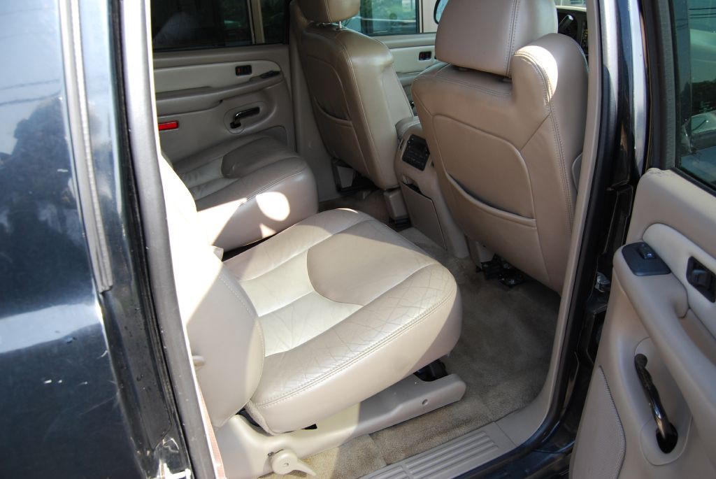 2004 GMC Yukon Image 4