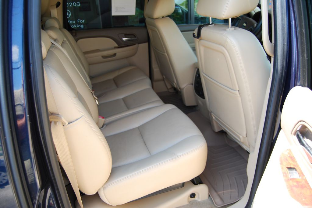 2012 Chevrolet Avalanche Image 4