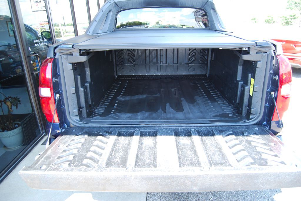 2012 Chevrolet Avalanche Image 5