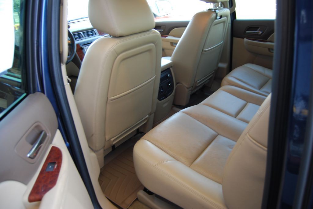 2012 Chevrolet Avalanche Image 6