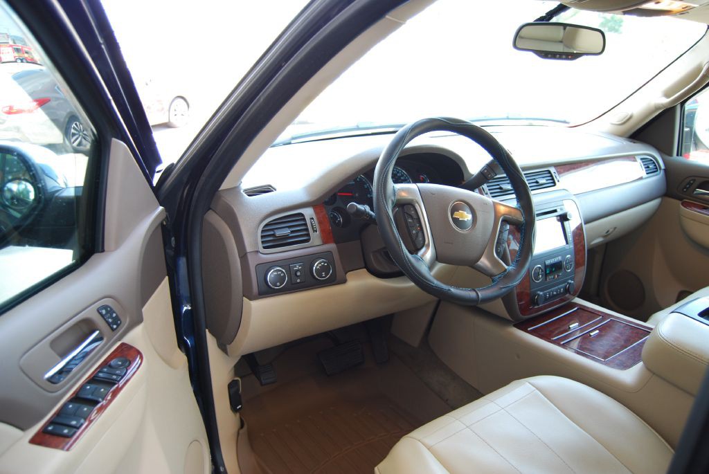 2012 Chevrolet Avalanche Image 7