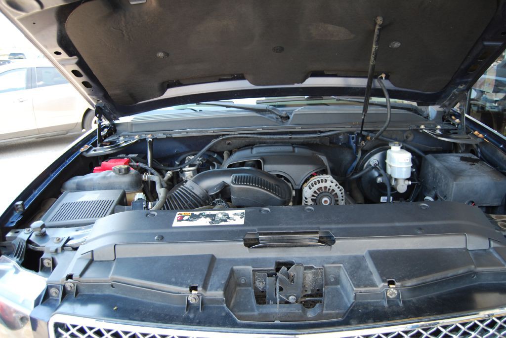 2012 Chevrolet Avalanche Image 9