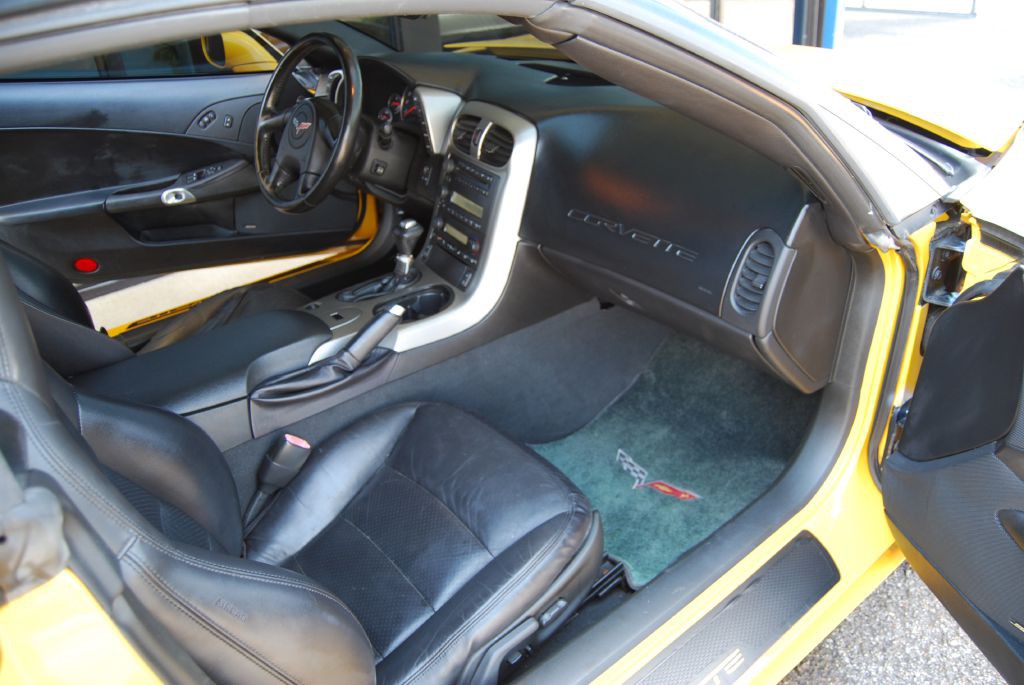 2005 Chevrolet Corvette Image 3