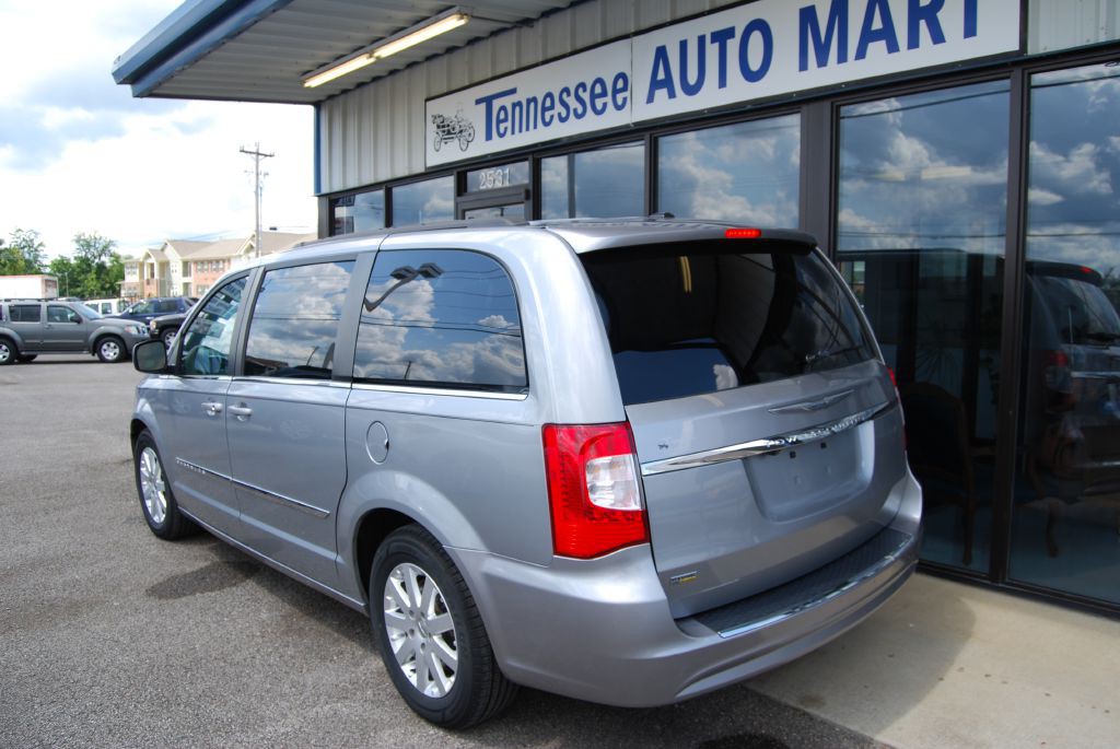 2014 Chrysler Town & Country Image 13