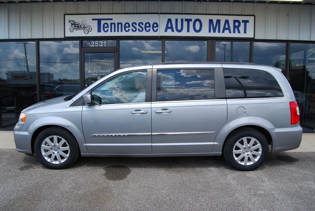 2014 Chrysler Town & Country Image 14