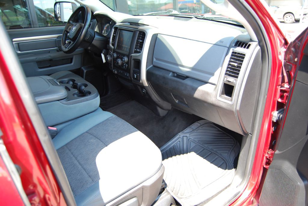 2014 RAM 1500 Image 3