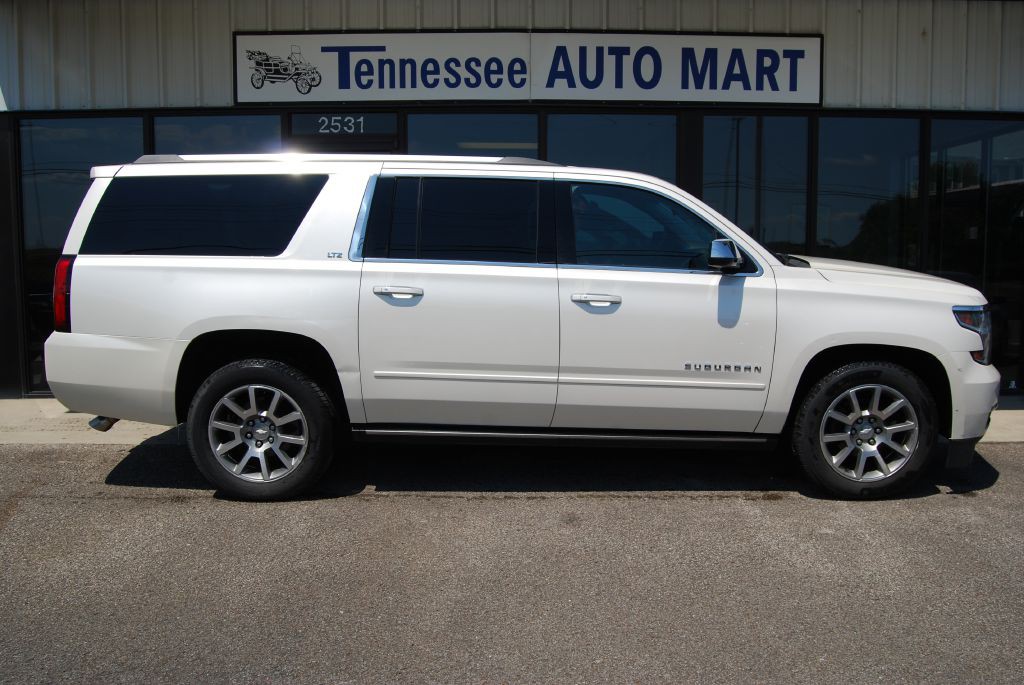 2015 Chevrolet Suburban Image 1