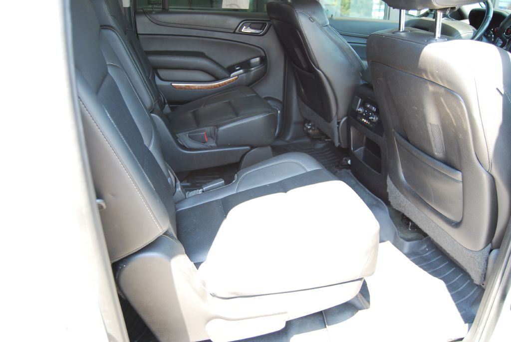 2015 Chevrolet Suburban Image 4