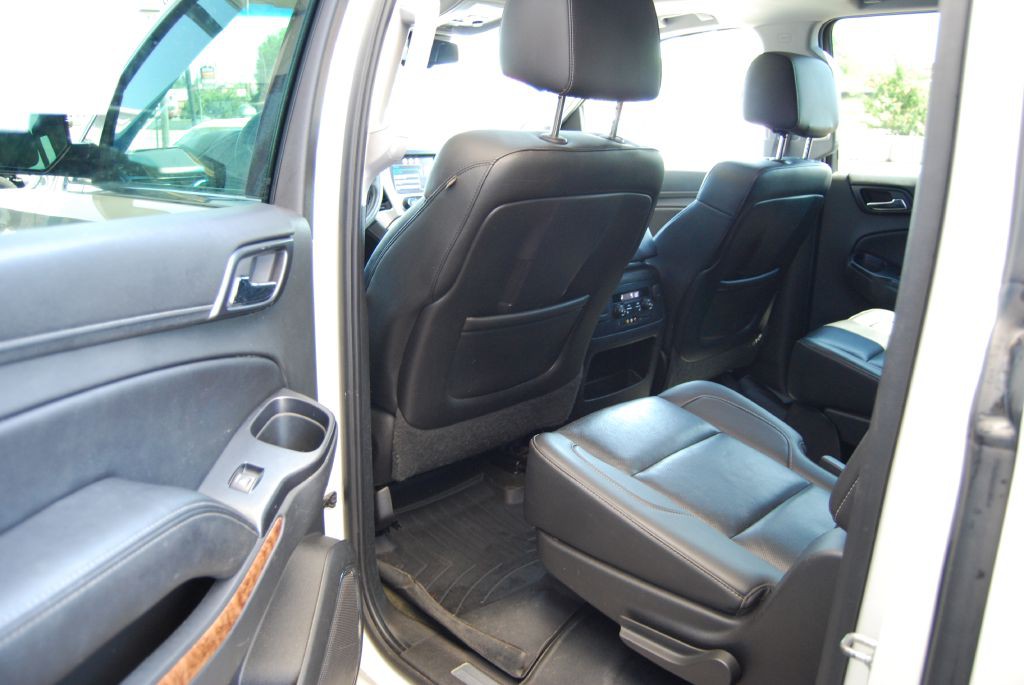 2015 Chevrolet Suburban Image 9