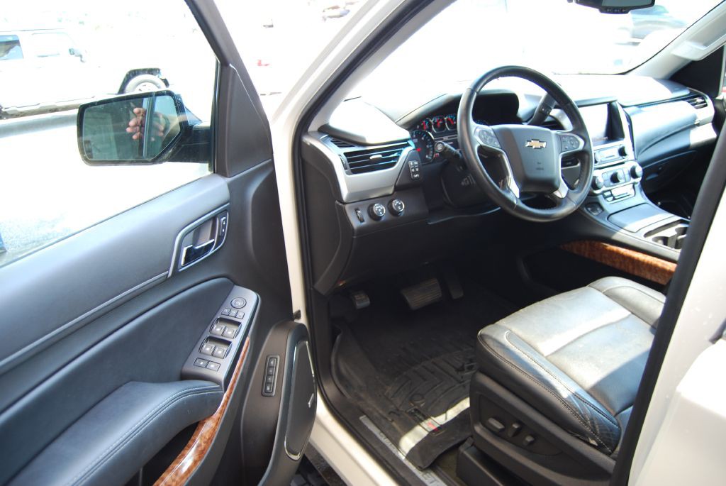 2015 Chevrolet Suburban Image 10