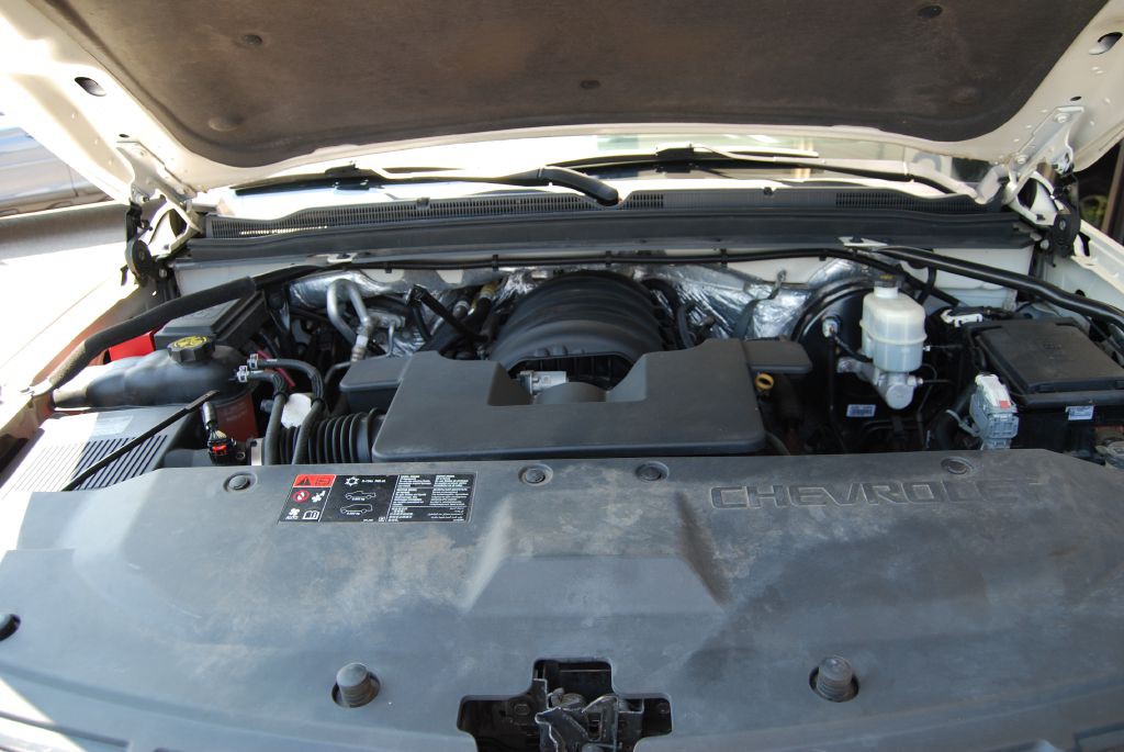 2015 Chevrolet Suburban Image 12