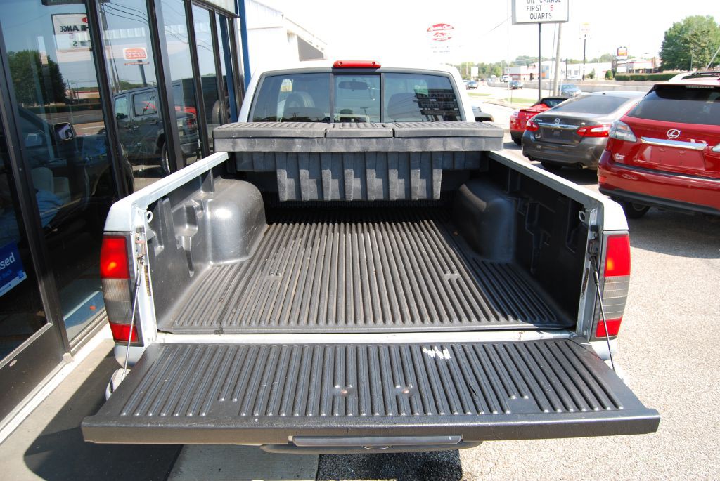 2001 Nissan Frontier Image 5