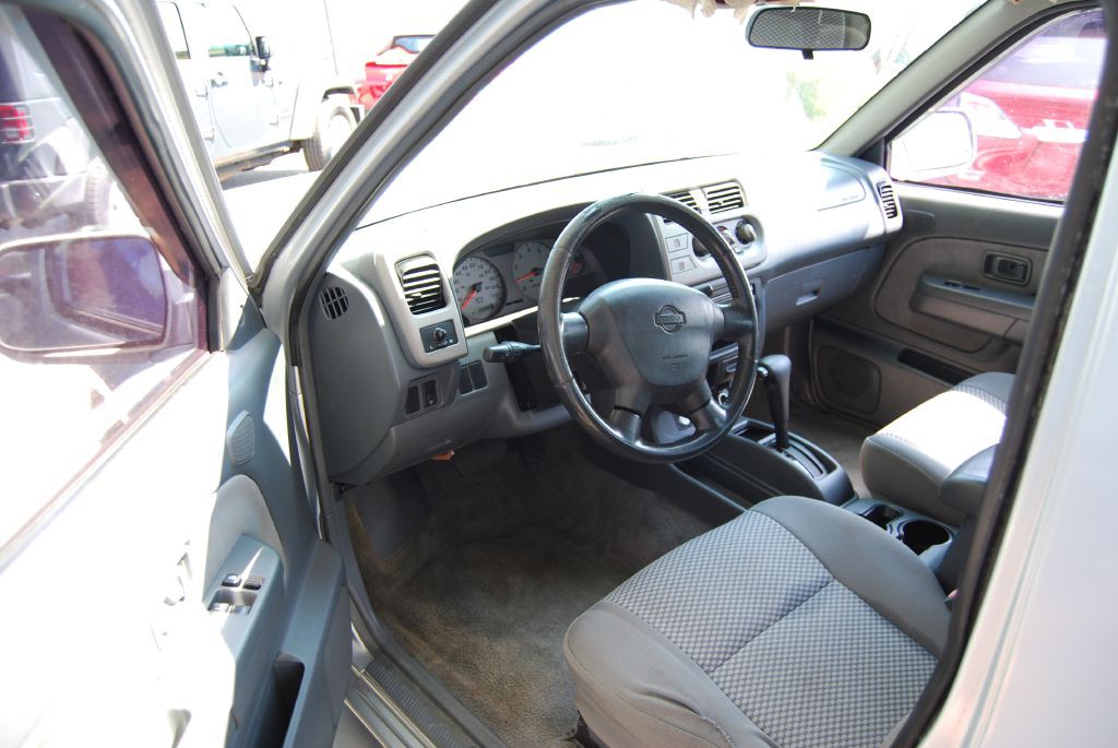 2001 Nissan Frontier Image 7