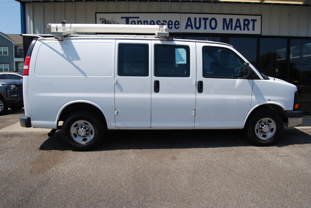 2014 Chevrolet Express Image 1