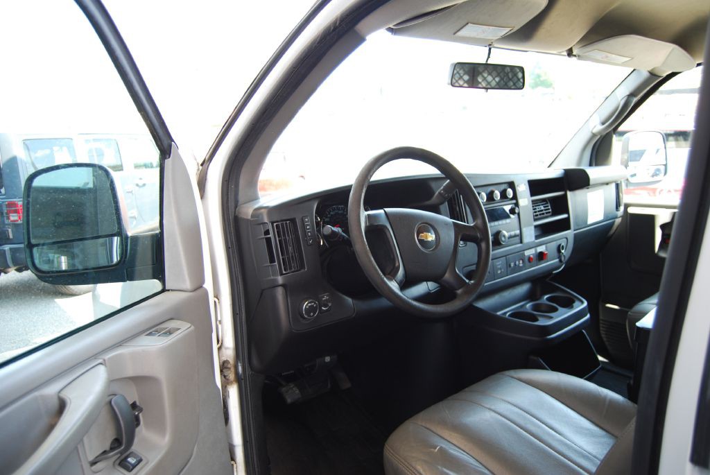 2014 Chevrolet Express Image 6