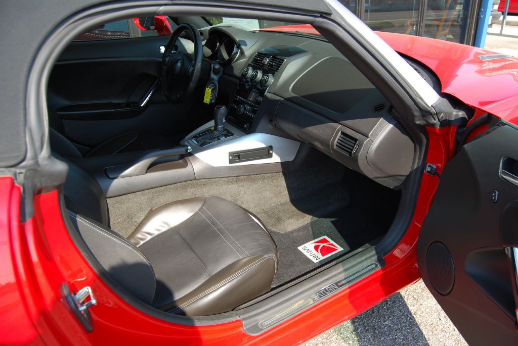 2009 Saturn Sky Image 3