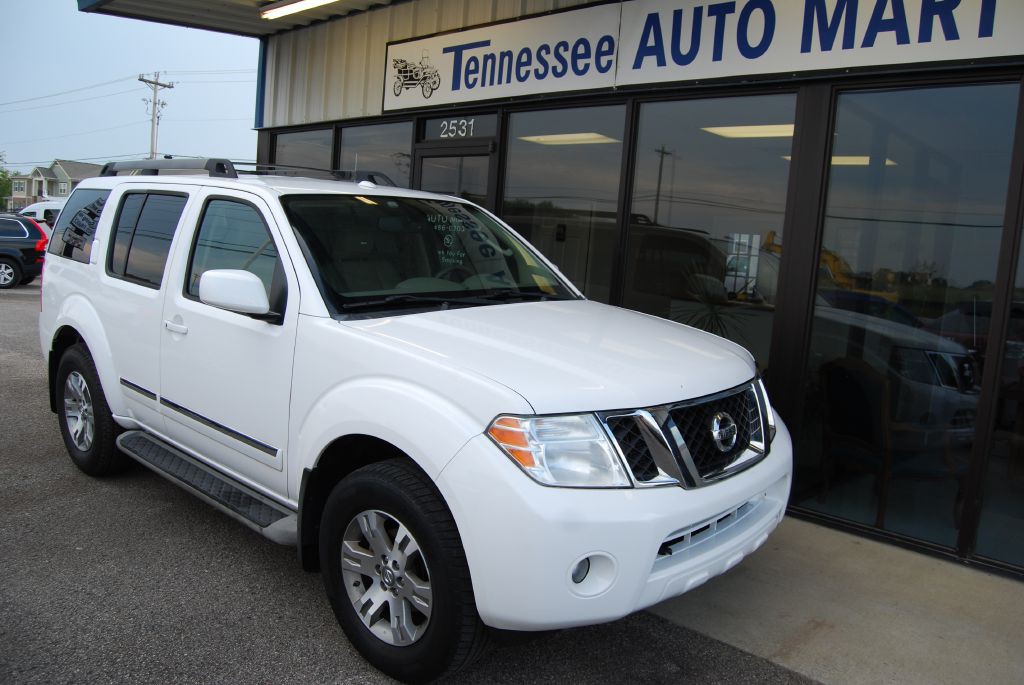 2012 Nissan Pathfinder Image 2