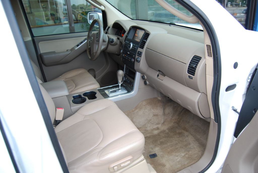 2012 Nissan Pathfinder Image 3