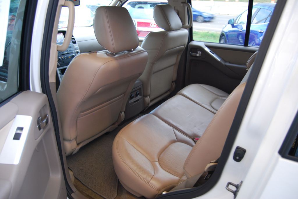 2012 Nissan Pathfinder Image 8