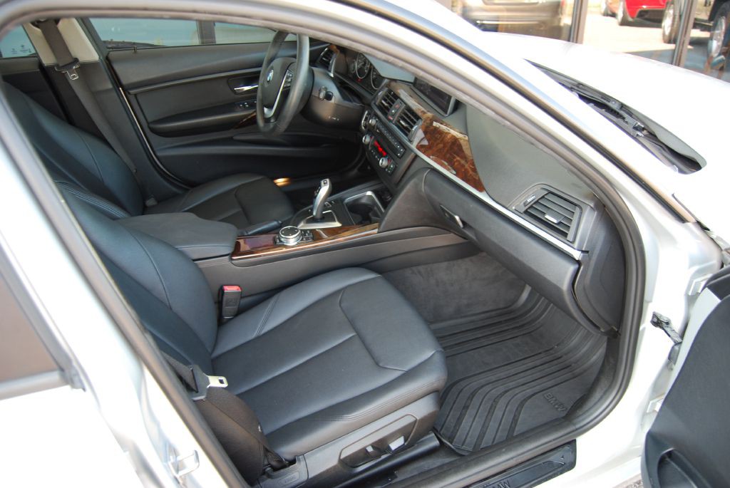 2015 BMW 3 Series Image 3