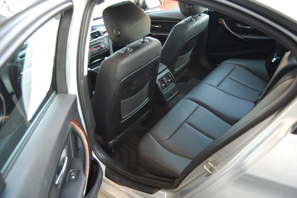 2015 BMW 3 Series Image 6