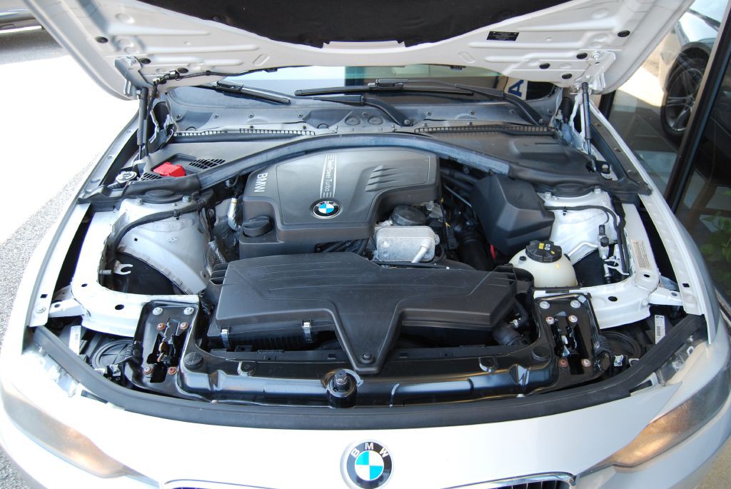 2015 BMW 3 Series Image 10