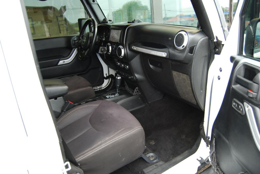 2014 Jeep Wrangler Unlimited Image 3