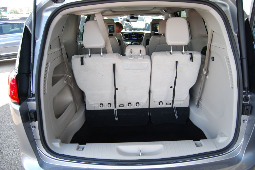 2018 Chrysler Pacifica Image 9
