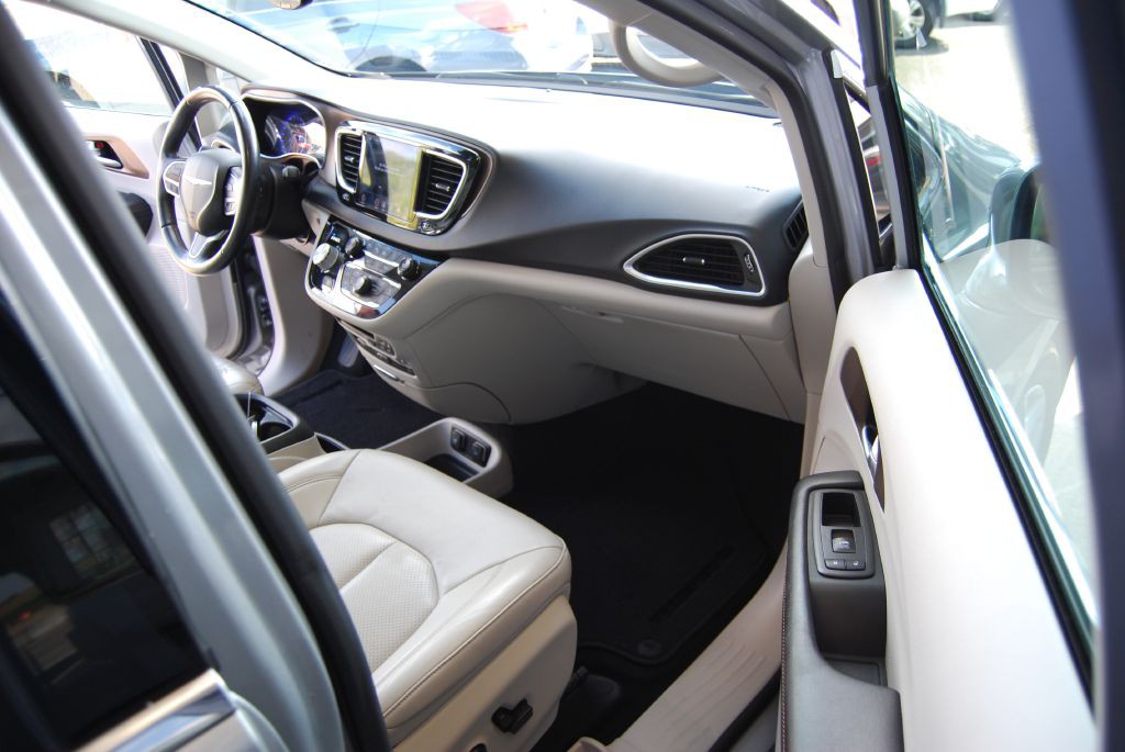 2018 Chrysler Pacifica Image 13