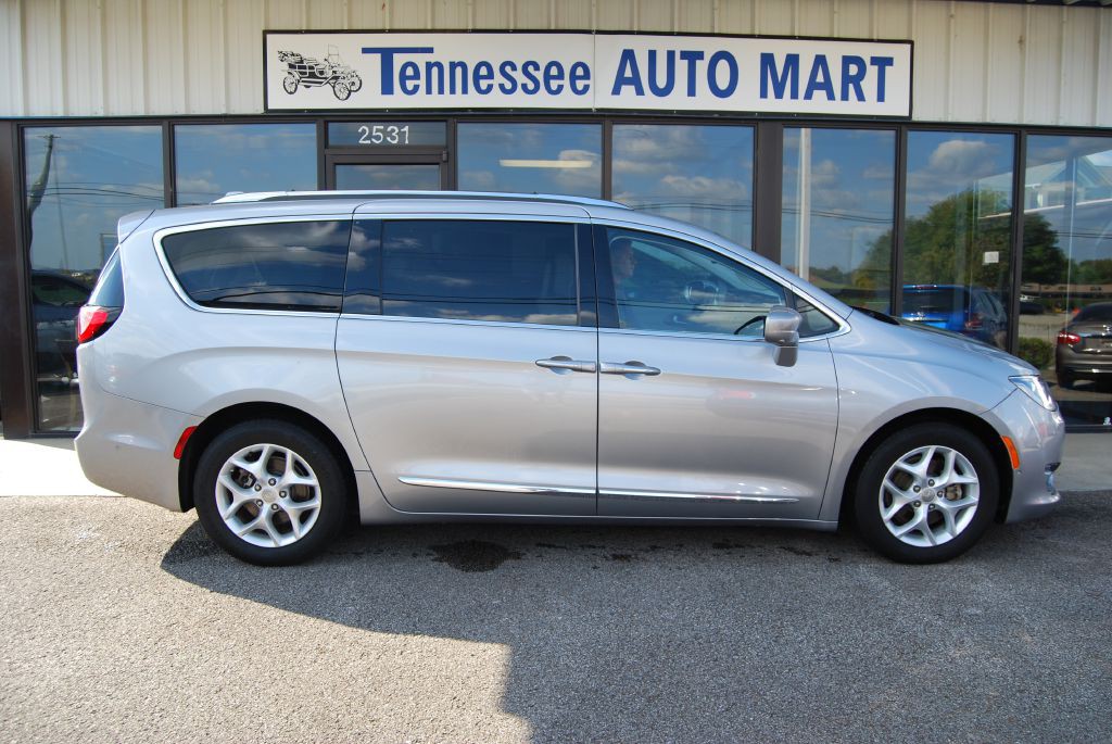 2018 Chrysler Pacifica Image 16