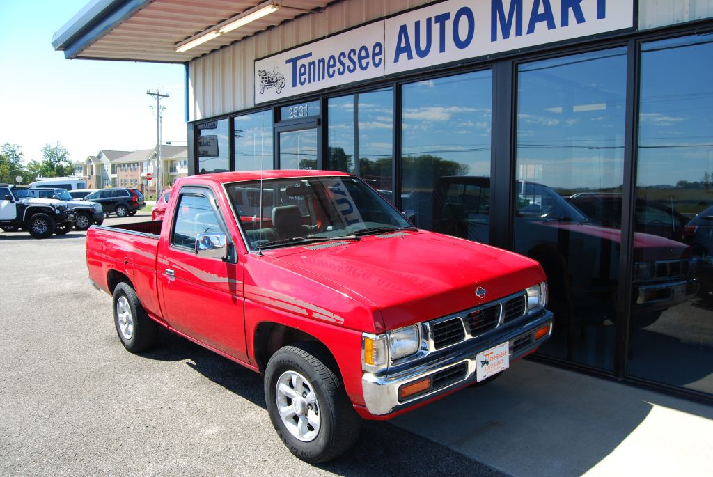1997 Nissan Truck Image 2