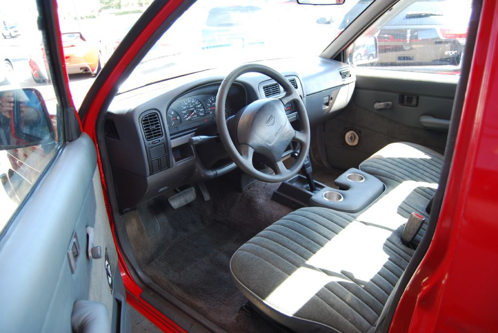 1997 Nissan Truck Image 5