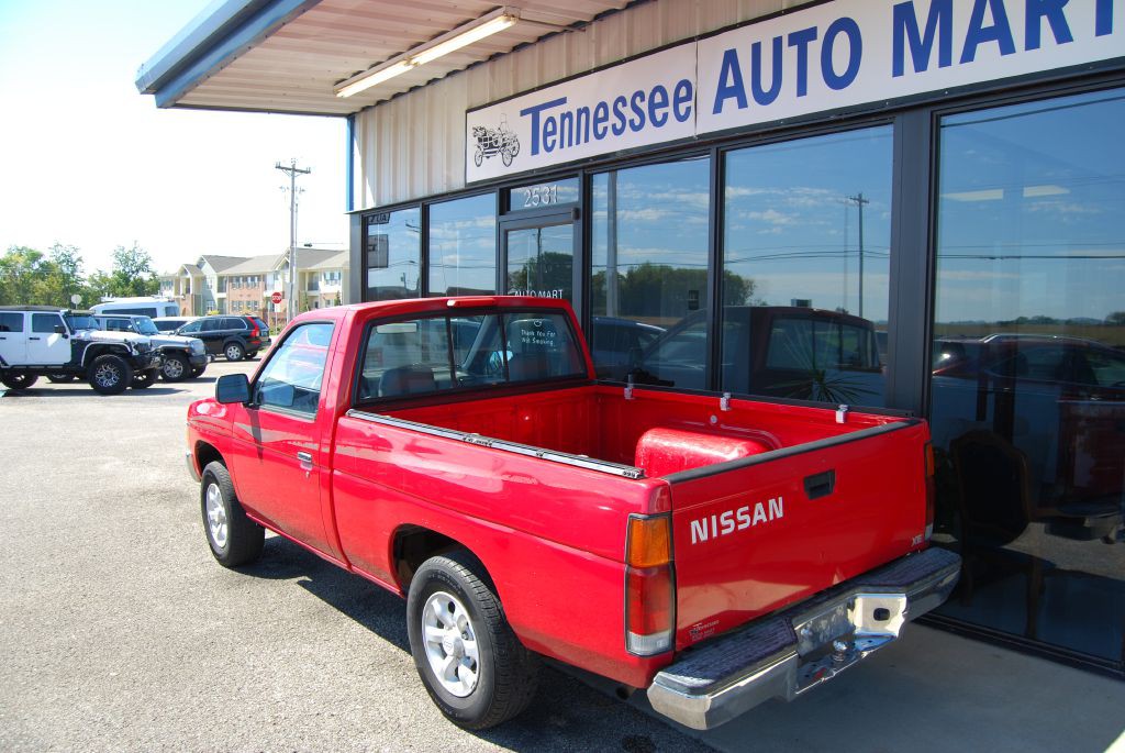 1997 Nissan Truck Image 9