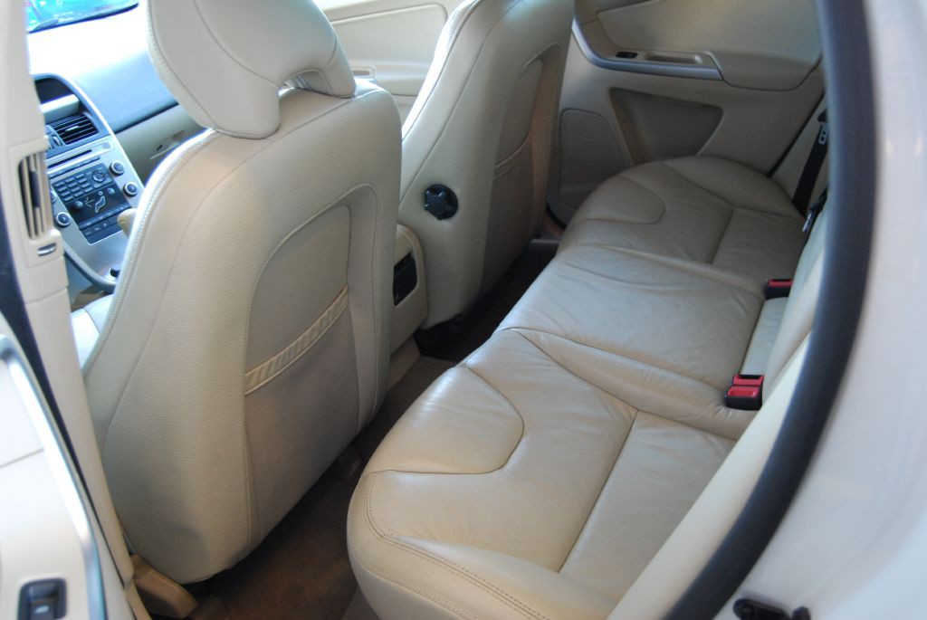 2011 Volvo XC60 Image 6