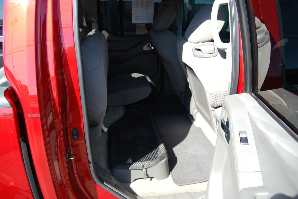 2014 Nissan Frontier Image 4