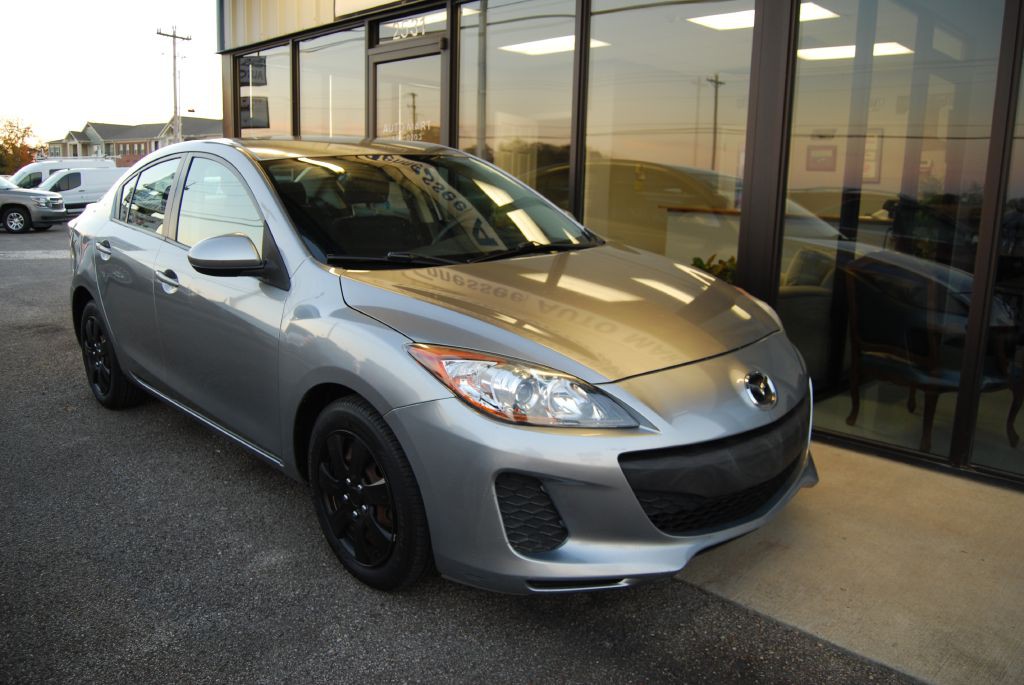 2013 Mazda Mazda3 Image 2