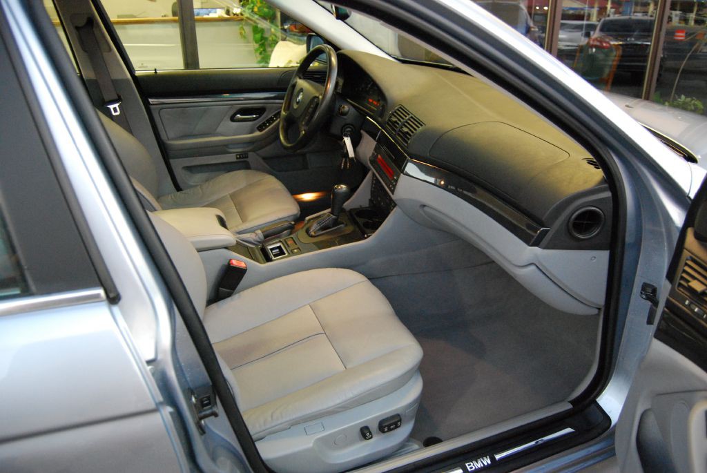 2003 BMW 5 Series Image 3