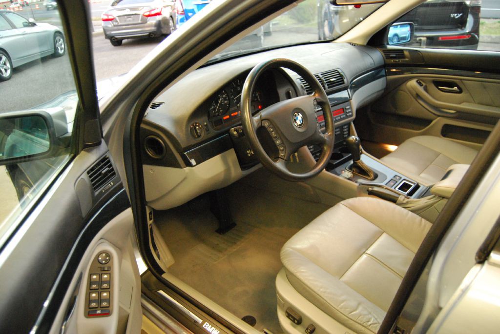2003 BMW 5 Series Image 7