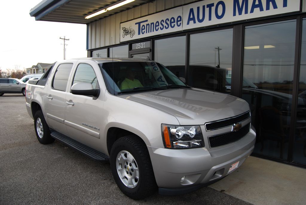 2007 Chevrolet Avalanche Image 2