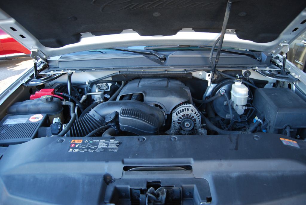 2011 Cadillac Escalade Image 9