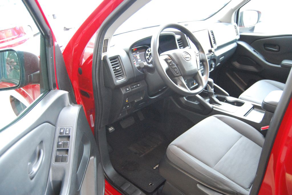 2022 Nissan Frontier Image 7