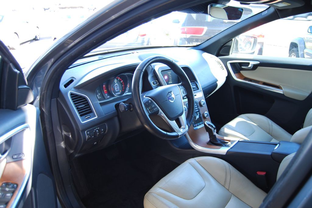 2016 Volvo XC60 Image 7