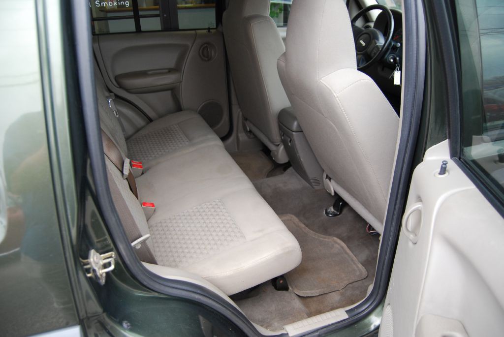 2007 Jeep Liberty Image 4