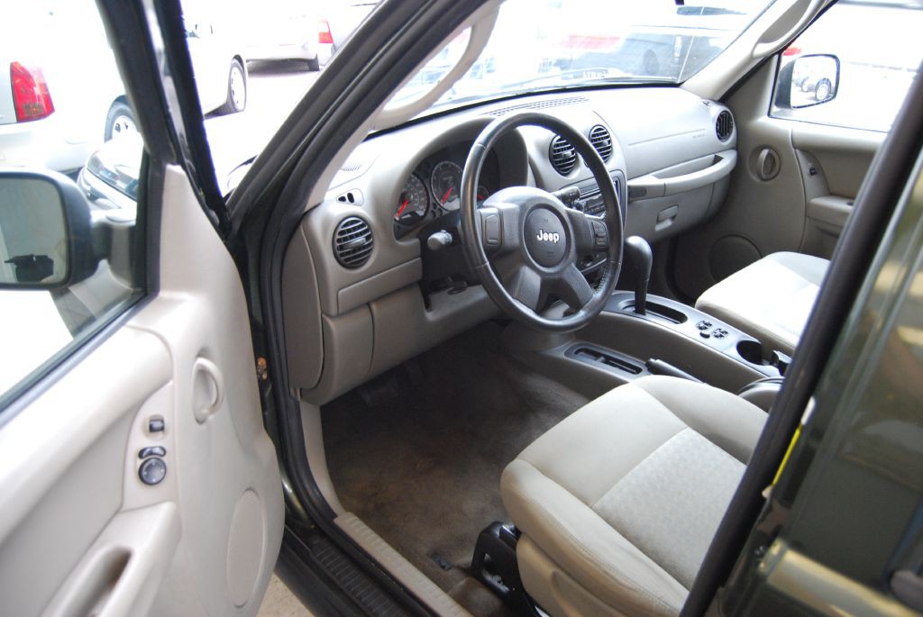 2007 Jeep Liberty Image 7