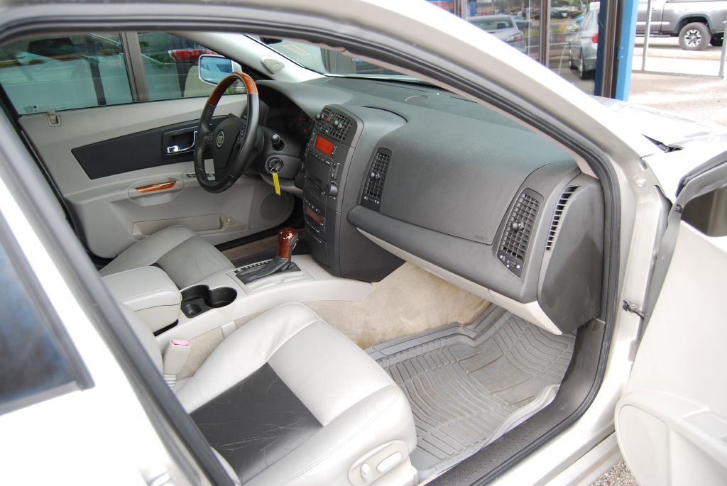 2004 Cadillac CTS Image 3