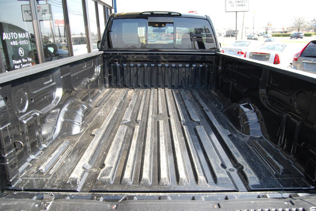 2017 Nissan Titan Image 4