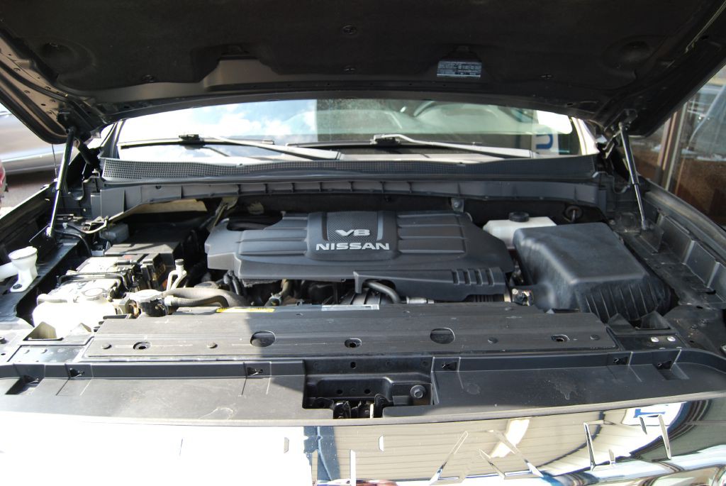 2017 Nissan Titan Image 7