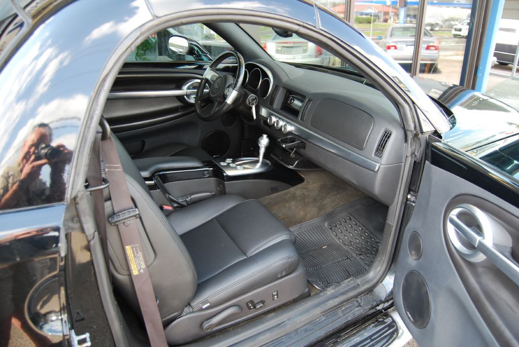 2005 Chevrolet SSR Image 3