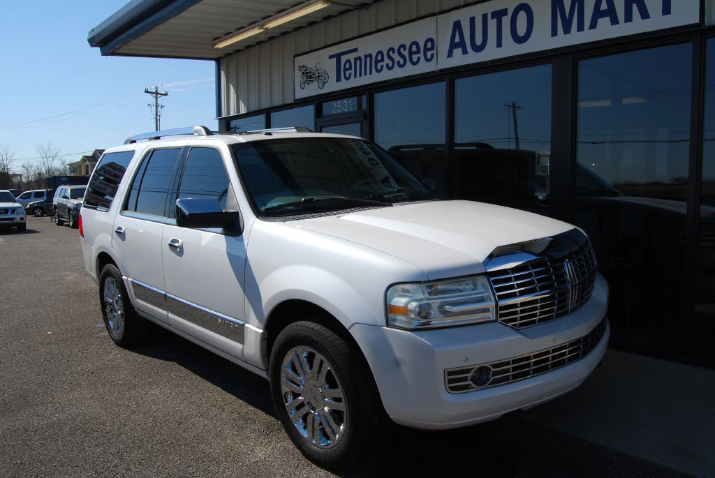 2010 Lincoln Navigator Image 2